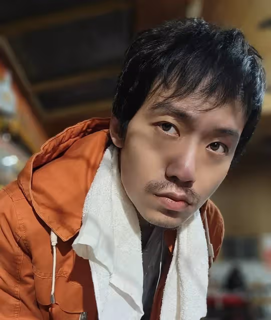 從早拚到晚！本土劇男星「被迫退圈」陷低谷「房租都繳不出」，卸光環「轉行當快遞」：跌倒並不可怕