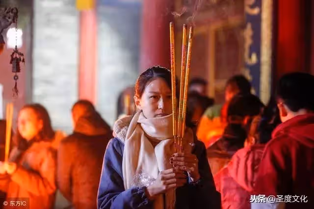 不需要花錢買，經常燒三種香的人「福報越積越多」如果「你最近正遇不順」不妨去試一試！