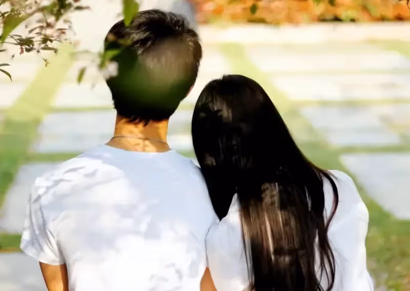 娶小我16歲的老婆，婚禮上聽到岳母的話，我取消了婚禮！