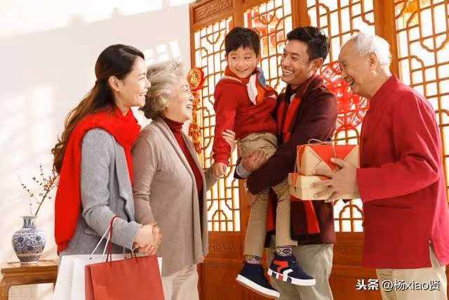初次去女友家！準岳母吃飯時「為我夾了3次菜」 他才驚覺「這女孩不能娶」：是我高攀了...