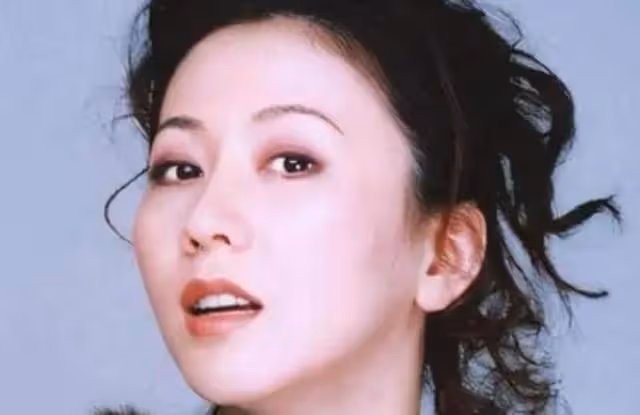 湯加麗：因「人體模特」和丈夫離婚，被父親冷戰，今46歲孤身一人