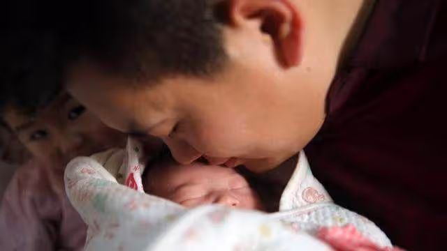 妯娌生雙胞胎男孩 我隨禮5000 看到她在家族群曬紅包 我直接退群