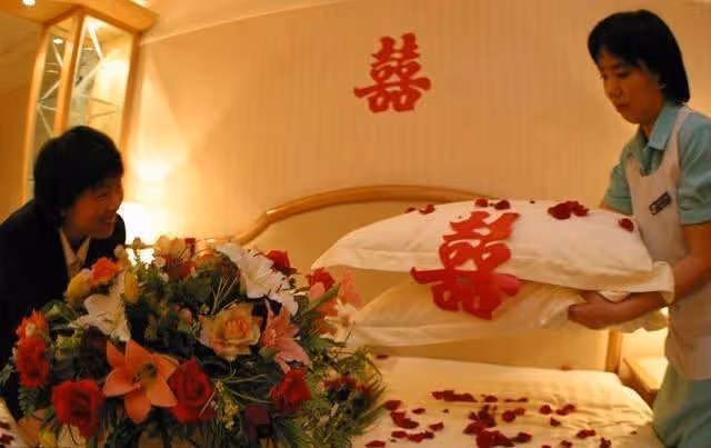 兒子33歲結婚 我送一百平米婚房 他大包小包拎回家 我氣得要收房