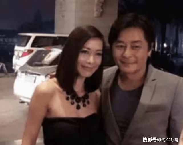 他曾是「四大天王」,經歷兩段失敗婚姻,如今61歲與梁洛施傳緋聞
