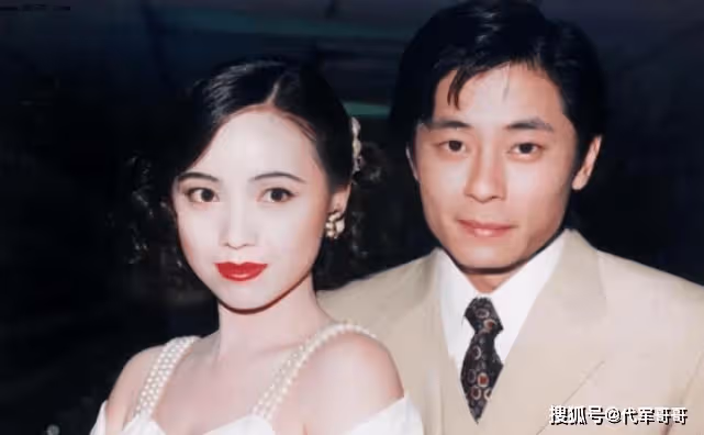 他曾是「四大天王」,經歷兩段失敗婚姻,如今61歲與梁洛施傳緋聞