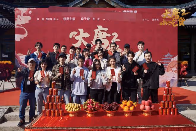 曝知名導演帶人群毆統籌，受害者滿身血多處挫傷，被威脅報警沒用