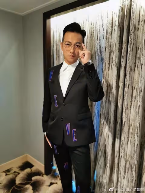 TVB小生過生日乾媽送豪車當禮物,車內星空頂價值20萬