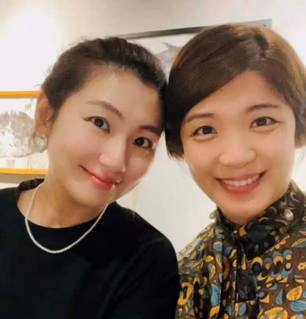 Selina首度公開孕媽照：頭髮束起容光煥發，吃尖梭魚談論育兒經