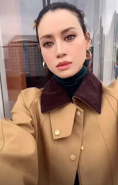婚變風波後伏明霞首露面,與黎姿出席湯敏儀飯局,臉發福開心燦笑