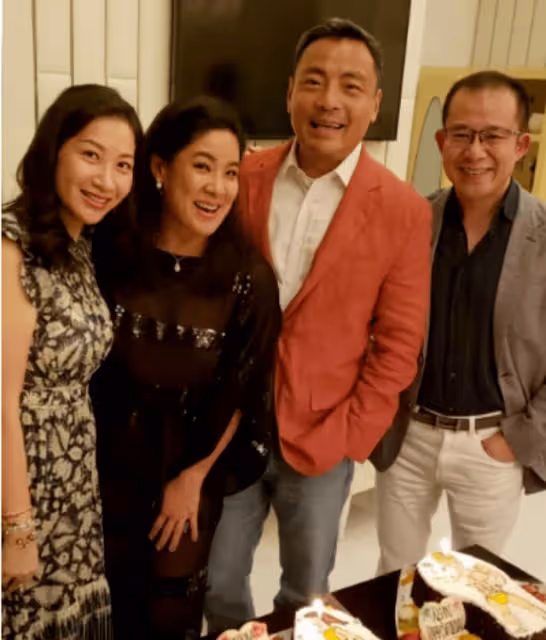 婚變風波後伏明霞首露面,與黎姿出席湯敏儀飯局,臉發福開心燦笑