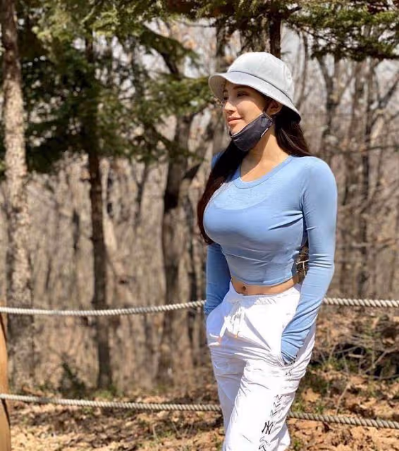 韓國健身美女，擁有36D和黃金腰臀比，動漫人物才有這種身材吧