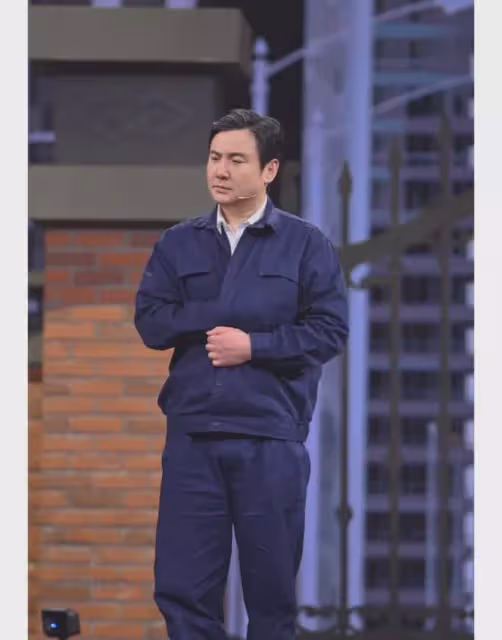44歲沈騰疑病倒出國求醫!病情嚴重無法工作,脖子粗大引粉絲擔憂