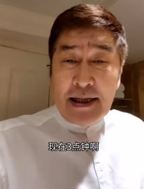 港星林威天安門看升旗！為占好位置凌晨3點起床，已長居河北農村