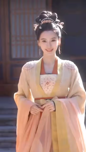 楊穎攜大女主古裝劇來襲！新造型一眼萬年，這次終於掰回一局