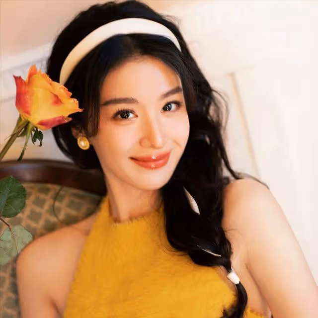 天降大瓜，海邊激吻，隱婚卻自爆單身，拖欠工資，內娛水真深！