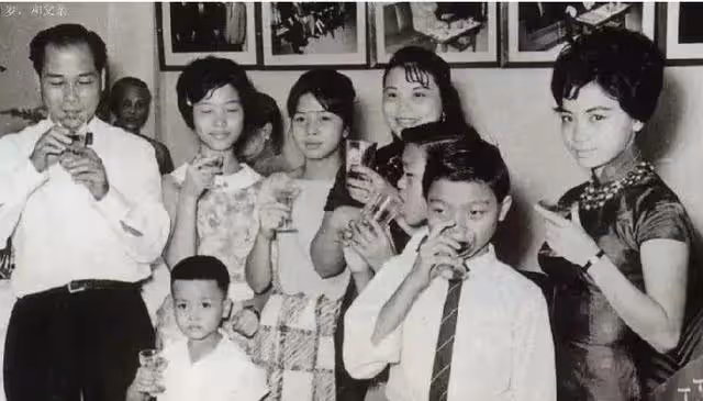 唐鶴德生活現狀:和小鮮肉「緋聞不斷」,近照蒼老難認出