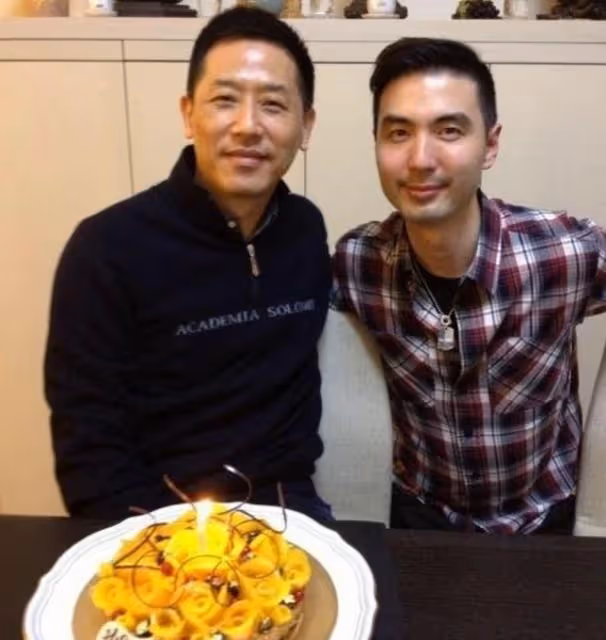 唐鶴德生活現狀:和小鮮肉「緋聞不斷」,近照蒼老難認出