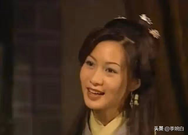 TVB知名老戲骨,穿黑絲化濃妝跳艷舞,神情嫵媚遭指責:口味真重