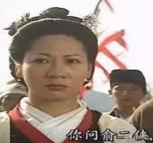 TVB知名老戲骨,穿黑絲化濃妝跳艷舞,神情嫵媚遭指責:口味真重