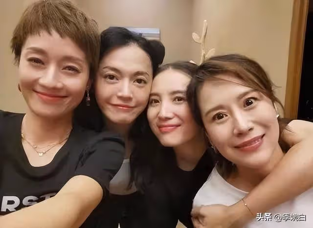 TVB知名老戲骨,穿黑絲化濃妝跳艷舞,神情嫵媚遭指責:口味真重