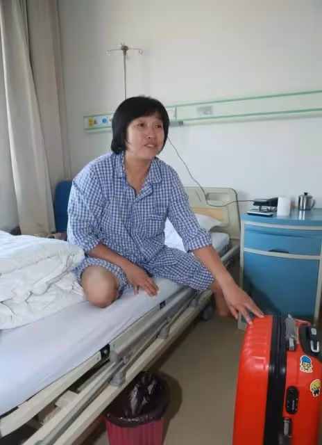 十年前我把雞腿給了大孫子,十年後我生病住院,兒媳:你別指望我