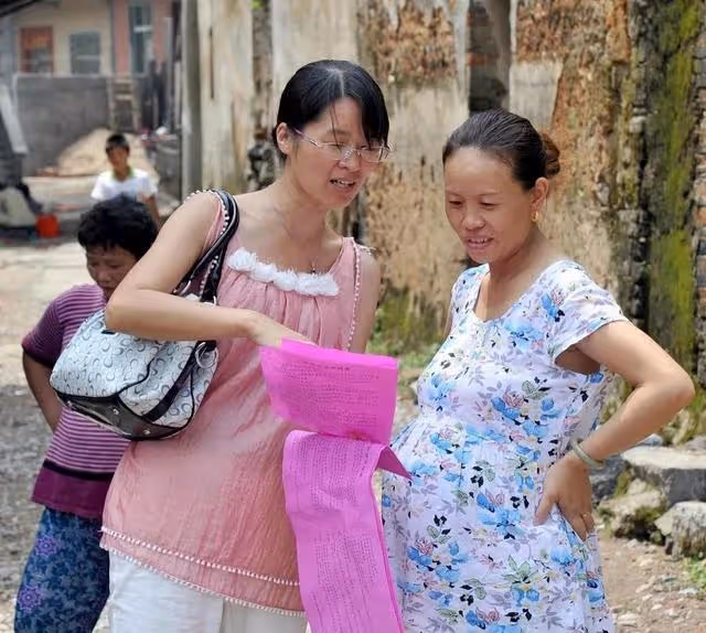 十年前我把雞腿給了大孫子,十年後我生病住院,兒媳:你別指望我