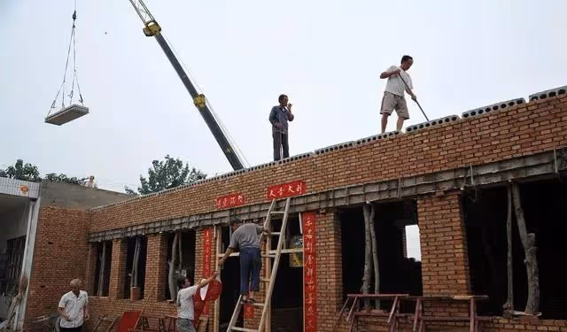 十年前我把雞腿給了大孫子,十年後我生病住院,兒媳:你別指望我