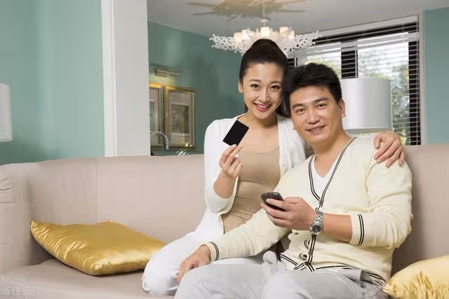 再婚夫妻AA制16年，丈夫癱瘓臥床，56歲阿姨：給500萬也不伺候