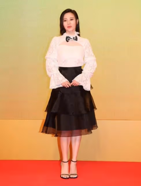 正面反擊!TVB女星再將小生降級「網友」,二人6年緋聞疑正式告終
