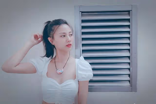 正面反擊!TVB女星再將小生降級「網友」,二人6年緋聞疑正式告終