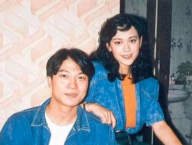 三代同堂!知名港星賀父母壽辰,其型男兒子帶女友現身疑好事將近