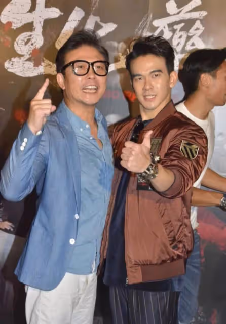 三代同堂!知名港星賀父母壽辰,其型男兒子帶女友現身疑好事將近