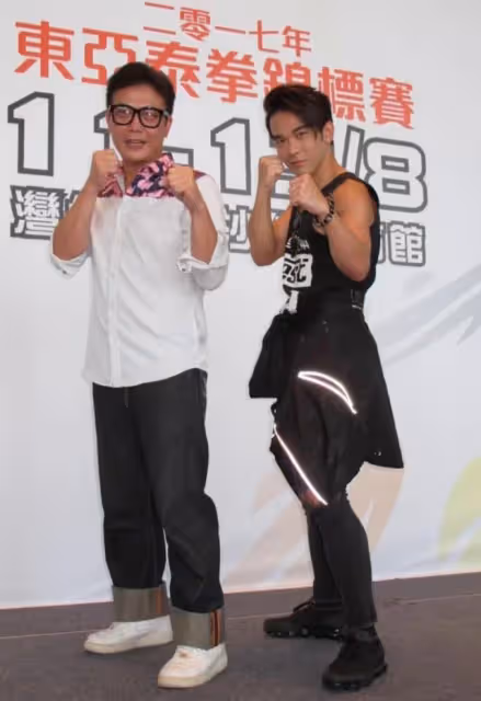 三代同堂!知名港星賀父母壽辰,其型男兒子帶女友現身疑好事將近