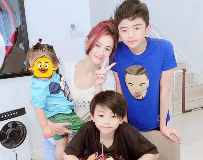 張柏芝男友疑被曝光,比她小九歲還沒有錢,懷四胎帶三孩要嫁給他