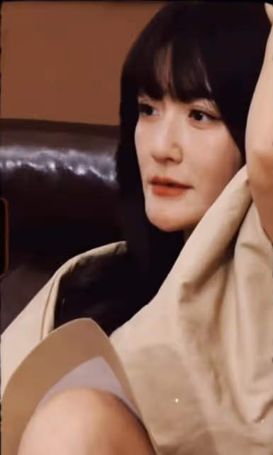 謝娜暴瘦20斤顏值回春，膚白貌美撞臉楊冪，被質疑做了醫美黑科技