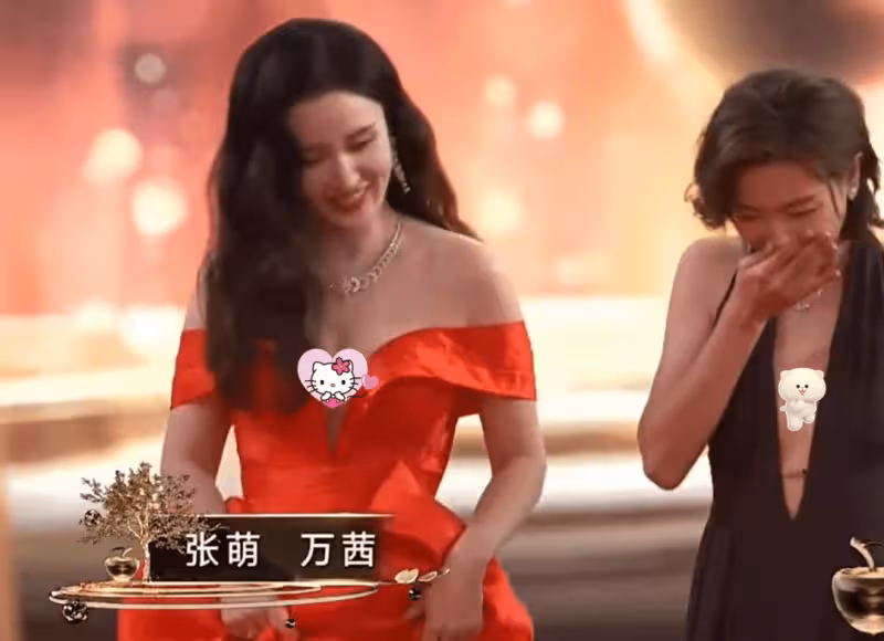國劇盛典：萬茜張萌穿衣破尺度太油膩，老戲骨奚美娟端莊樸素像照妖鏡