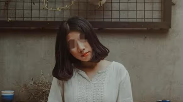 父親車禍去世,賠償金被繼母卷跑,我結婚時她的出現,我悔恨落淚