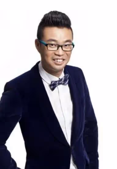 王迅:成名後與髮妻離婚,二婚娶小18歲嬌妻,如今怎樣了