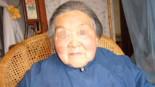 鄉下婆婆去兒子家,一直在幹家務,媳婦看不下去:您是媽,讓我來