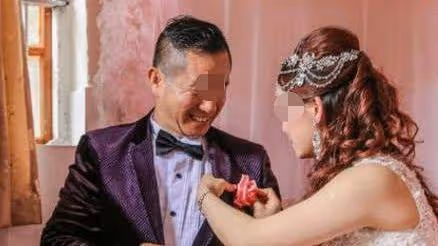 城裡媳婦婚禮上被迫給農村婆婆磕頭,新娘扯下頭紗:「欺人太甚」