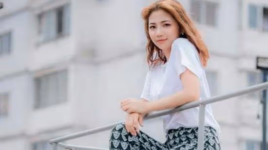 姑子回娘家坐月子,嫂子:「你婆婆在外掙錢,讓娘家人伺候你」