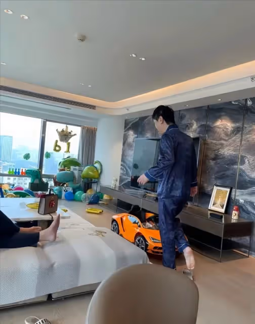 沈騰北京豪宅曝光,裝修奢華超級寬敞,兒子調皮可愛滿屋都是玩具