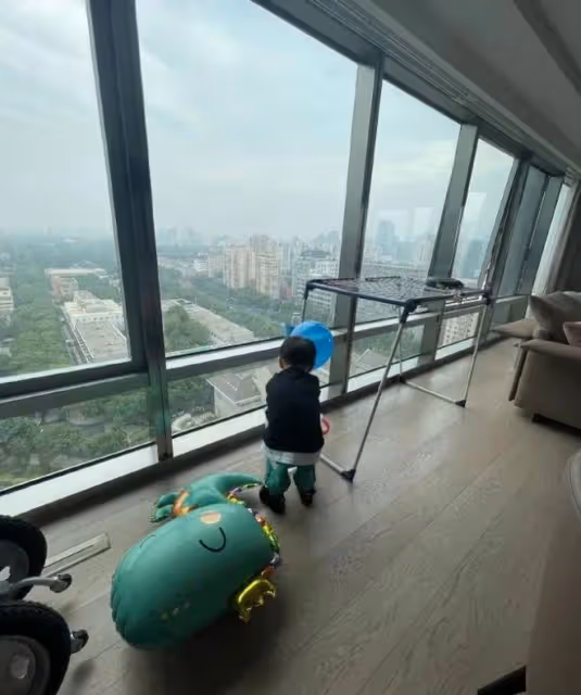 沈騰北京豪宅曝光,裝修奢華超級寬敞,兒子調皮可愛滿屋都是玩具