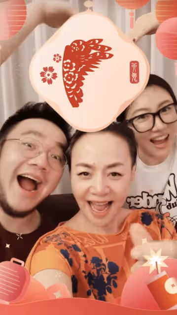 宋丹丹小孫子近照曝光,虎頭虎腦隔代遺傳奶奶,長孫似爸爸巴圖