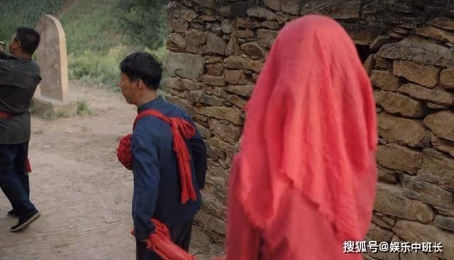 《人生之路》丈夫暴斃，因生女娃被趕回娘家，香香被無知毀了一生