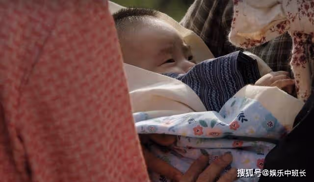 《人生之路》丈夫暴斃，因生女娃被趕回娘家，香香被無知毀了一生