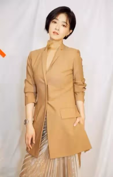 當90斤的孫儷同框120斤的蔣欣時,我才明白「女人微胖才是極品」