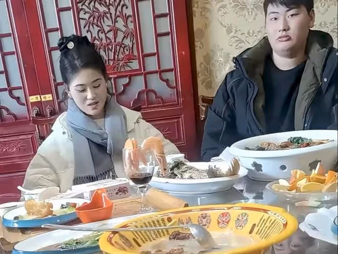 大衣哥：批評自己兒子小偉，和家人格格不入，啥時候才能真正長大