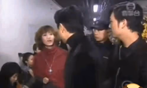張國榮生前最後一次公開亮相:手抖狀態不佳,仍把笑容留給觀眾