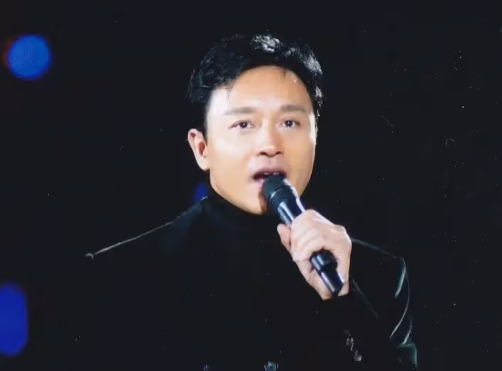 張國榮生前最後一次公開亮相：手抖狀態不佳，仍把笑容留給觀眾